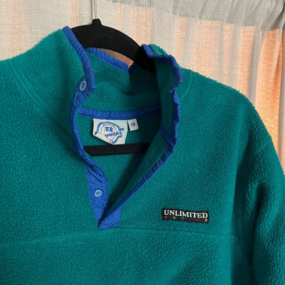 Vintage Unlimited Basics Fleece - Picture 2 of 3